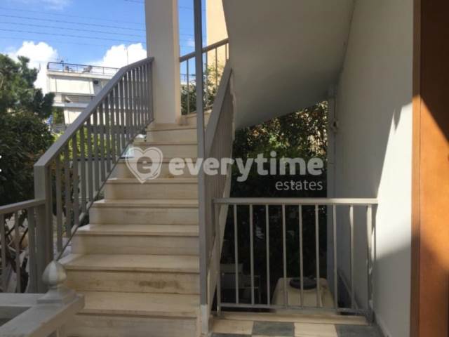(Προς Πώληση) Κατοικία Διαμέρισμα || Αθήνα Νότια/Γλυφάδα - 119 τ.μ, 3 Υ/Δ, 235.000€ 